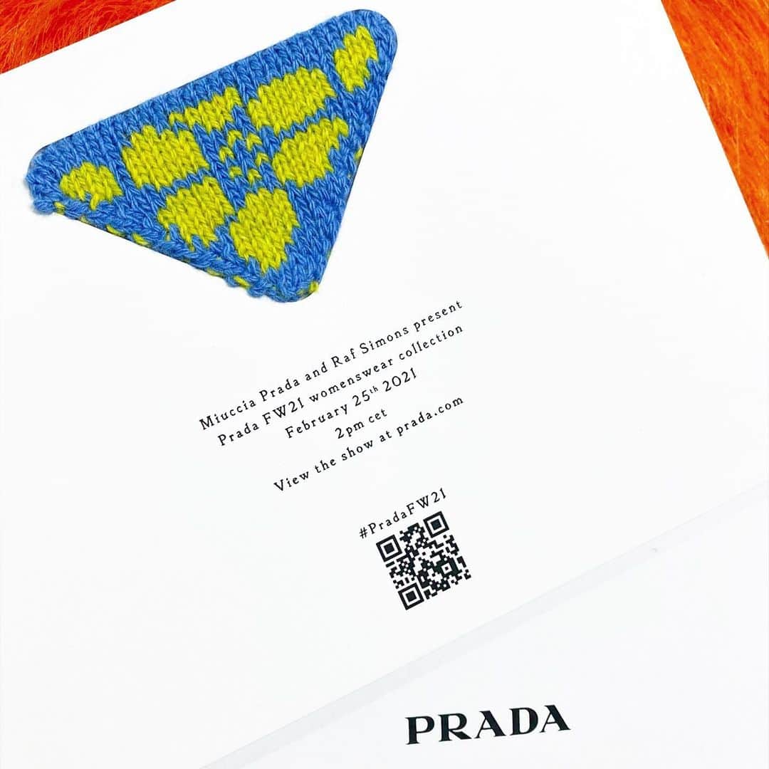 ペ・ユニョンのインスタグラム：「Tonight at 10pm  @prada fw 21 woman fashion show 💎💛 #PradaFW21 #rafsimons」
