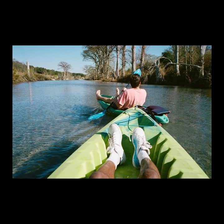 Airbnbのインスタグラム：「Adraint was finishing up his bachelors degree and wanted to take a trip with the friends he’d got to know throughout college as one last experience together before they went their separate ways. The group went to Cynthia’s The River Lodge in Wimberley, Texas, USA for kayaking, fun and a weekend to remember long after graduating. This is just one of the millions of trips that take place every day on Airbnb, made possible by Hosts.」