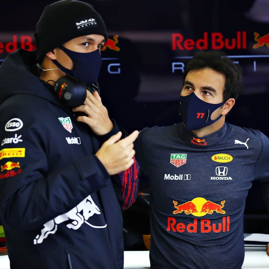F1さんのインスタグラム写真 - (F1Instagram)「The Bulls back in action 💪  📸 x @redbullracing   #F1 #Formula1 #RedBull #MaxVerstappen #SergioPerez #AlexAlbon」2月25日 21時42分 - f1