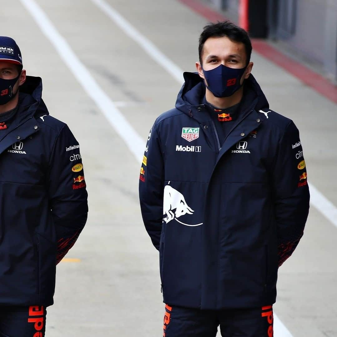 F1さんのインスタグラム写真 - (F1Instagram)「The Bulls back in action 💪  📸 x @redbullracing   #F1 #Formula1 #RedBull #MaxVerstappen #SergioPerez #AlexAlbon」2月25日 21時42分 - f1