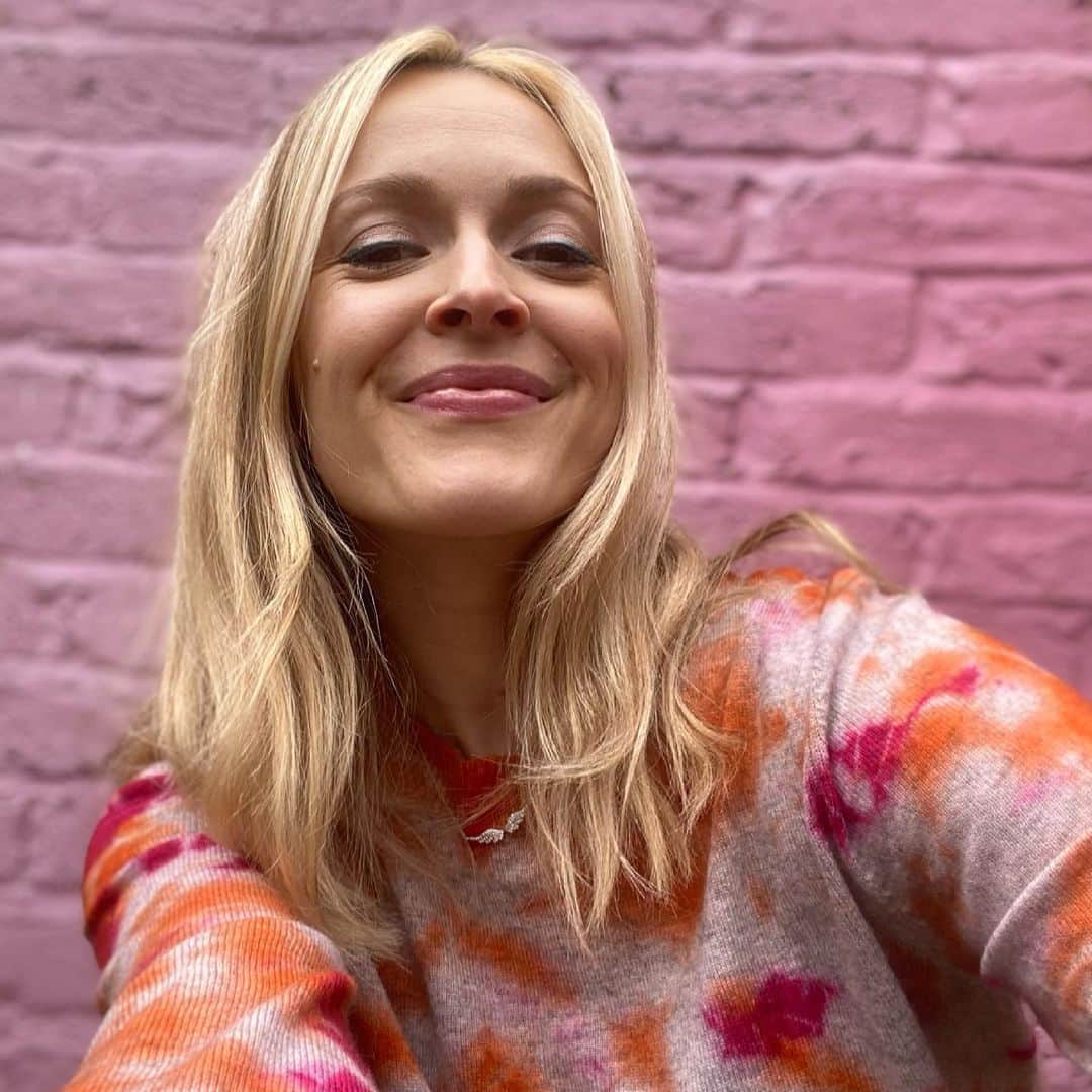 ファーン・コットンのインスタグラム：「A cool @happyplaceofficial announcement later lovelies 💕」