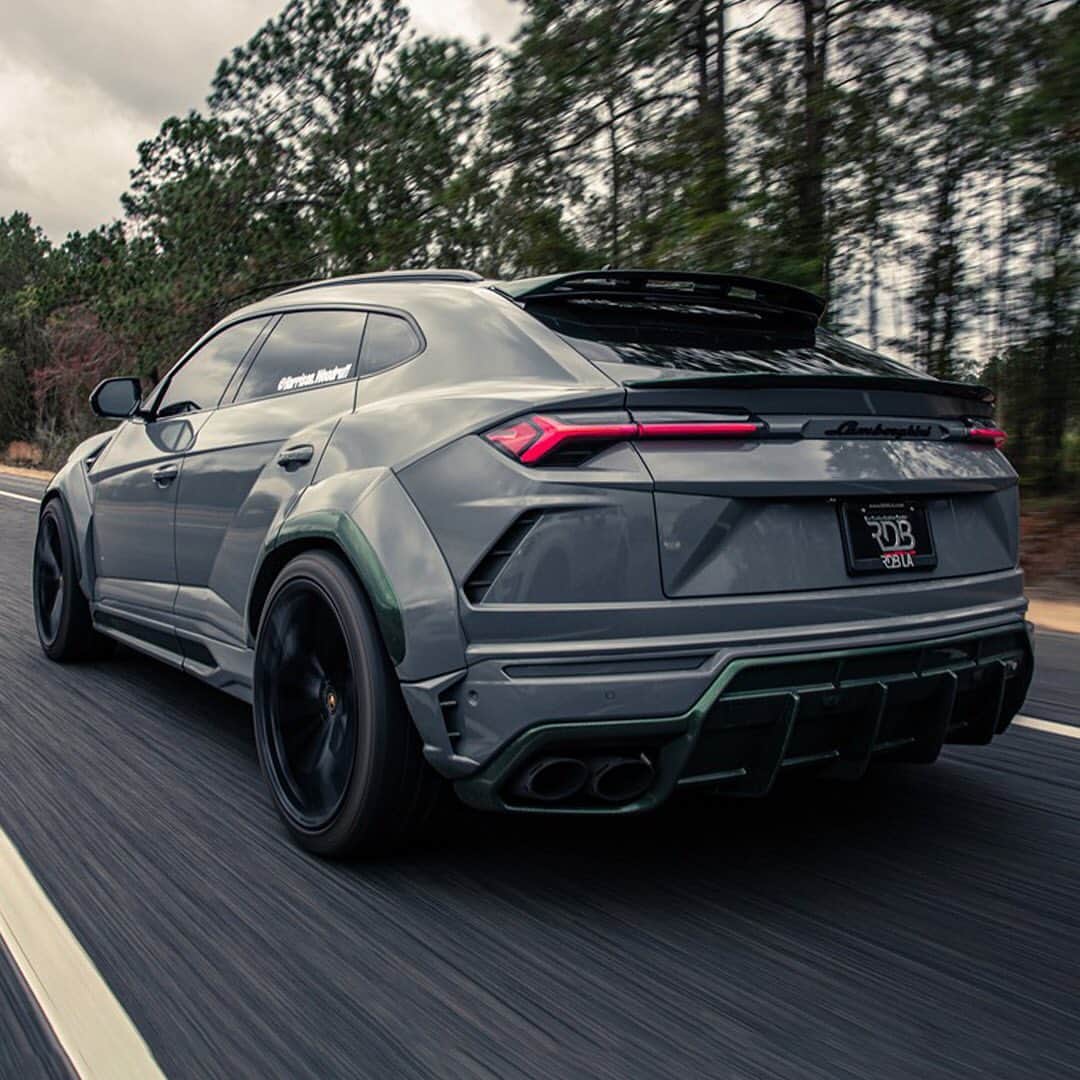 HYPEBEASTさんのインスタグラム写真 - (HYPEBEASTInstagram)「@hypebeastcarclub: @1016industries has revealed a full carbon fiber widebody @lamborghini Urus capable of 800HP. The SUV was made using a special and incredibly extensive prepreg process that sees multiple layers of carbon layered over each other at varying angles. The result creates a “Storm Grey” and “Jade” carbon weave that’s rigid, flexible, and tough which in turn makes for a stronger body kit that can be manipulated to create fluidity throughout the design, thus improving aerodynamics. Click the link in bio for more info.⁠⁠ Photo: 1016 Industries⁠」2月26日 8時06分 - hypebeast