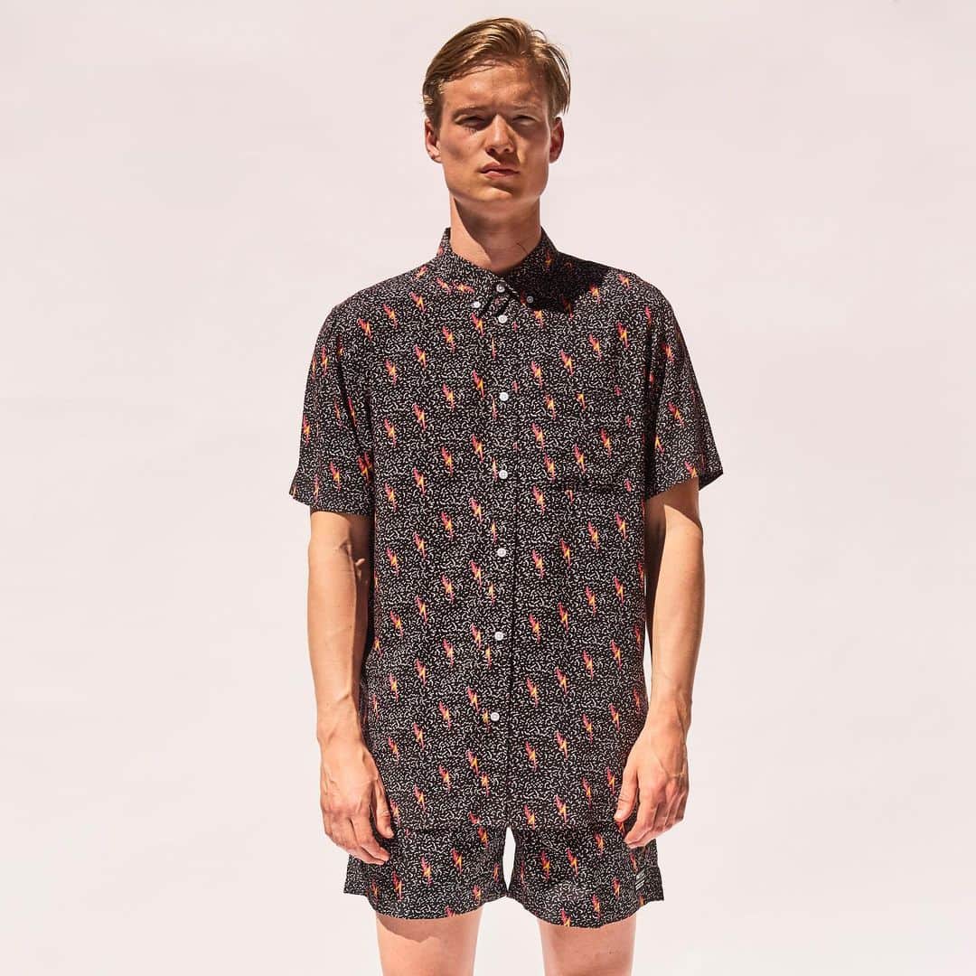 ウィーエスシーのインスタグラム：「WeSC Spring/Summer 2021 is scheduled to release in North America on Friday, February 26th at 11AM EST exclusively online at WeSC.com and March 12th in Europe.  #wesc #wesc1999 #wearethesuperlativeconspiracy #wescspring21 #springsummer2021 #spring #summer #ss21 #ss21collection #ss21shop」