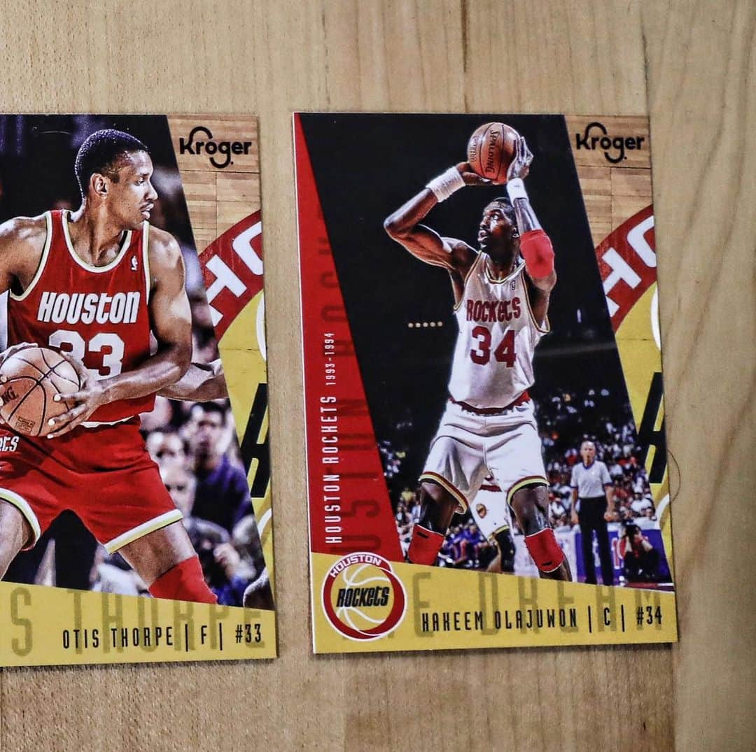 ヒューストン・ロケッツさんのインスタグラム写真 - (ヒューストン・ロケッツInstagram)「All fans attending Monday’s (3/1) game will receive a pack of trading cards of the 1994 Championship Rockets team courtesy of @krogerco! Grab tickets at Rockets.com!」2月26日 8時23分 - houstonrockets