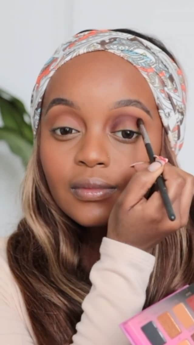 ipsyのインスタグラム：「@estherkuria1 ’s final look is a whole mood. Drop a ❤️ if you can’t resist a smokey eye. #IPSYSendLove  @onekind.us Dream Cream @shopvioletvoss Pinky Promise Palette @beautyblender Original Sponge in Queen @tyntbeauty Phantom Liner in Black @farahbrushes Rendezvous Brush Trio  #cosmetics #beauty #makeup #makeupsubscription #makeupaddict #ipsymakeup #beautyobsessed #beautybox #subscriptionbox #inspo #howto #makeuptutorials #makeuplooks #beautytips #beautyhacks #lookoftheday #instavid #video #instabeauty」