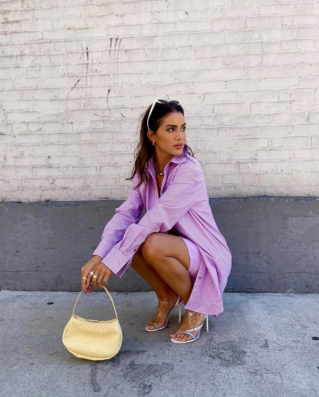 Camila Coelhoのインスタグラム：「Spring mood💜🌼 Who else Loves a colorful monochromatic look?! @camilacoelhocollection @revolve  ——— Em clima de primavera💜🌼 Amo um lookinho monocromático colorido! #ootd #style」