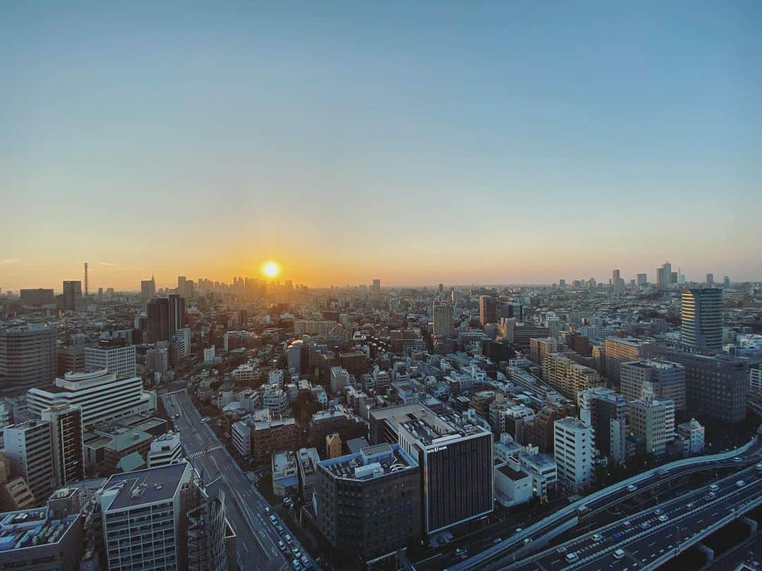 石川龍のインスタグラム：「夕暮れフィーバー。」
