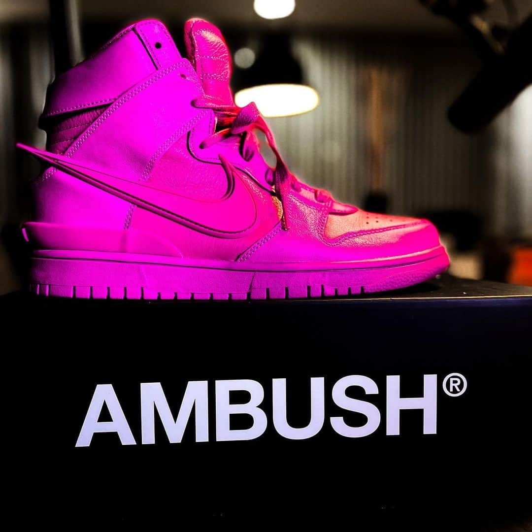 zoppさんのインスタグラム写真 - (zoppInstagram)「#nike  #ambush   挑戦の色。 人生は安定と挑戦の繰り返し。」2月25日 23時47分 - zopp1980