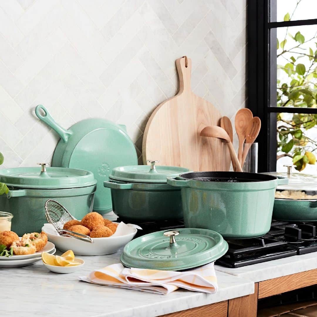 Staub USA（ストウブ）のインスタグラム：「HUGE news! Staub is now available in a new color! Introducing: Sage. After all, what kitchen is complete without some fresh herbs? This soothing, herbaceous color is available exclusively at @williamssonoma, so visit their website to take in the full beauty of this release. We think you will find it to be perfectly at home in your space. #madeinStaub」