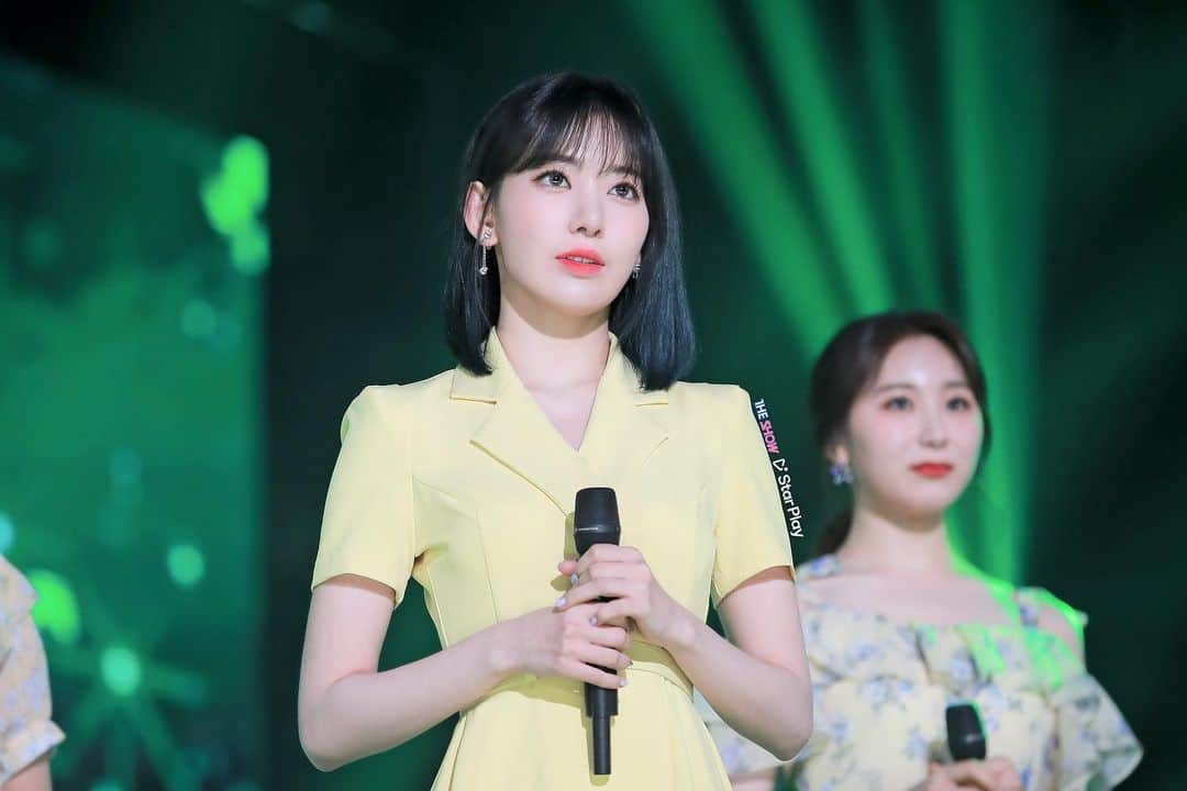 のインスタグラム：「… #hkt48 #IZONE #아이즈원 #アイズワン  #sakura #宮脇咲良 #미야와키사쿠라 #さくら」