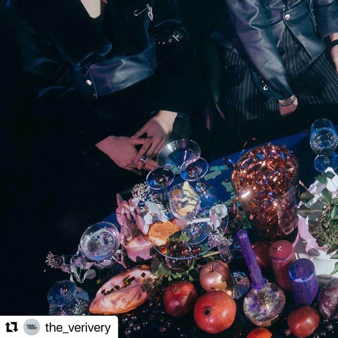 のインスタグラム：「#Repost @the_verivery with @make_repost ・・・ VERIVERY 2nd SINGLE ALBUM  SERIES ‘O’ ROUND 1 : HALL  OFFICIAL PHOTO  2021. 03. 02 6PM (KST) Release  #VERIVERY #베리베리 #VRVR #SERIES_O #ROUND1HALL #20210302_6PM」