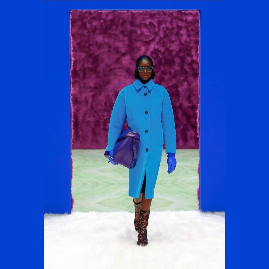 アンナ・デッロ・ルッソさんのインスタグラム写真 - (アンナ・デッロ・ルッソInstagram)「@prada  Women’s Fashion Show FW21 ✨✨ by Miuccia Prada and Raf Simons」2月26日 0時20分 - annadellorusso