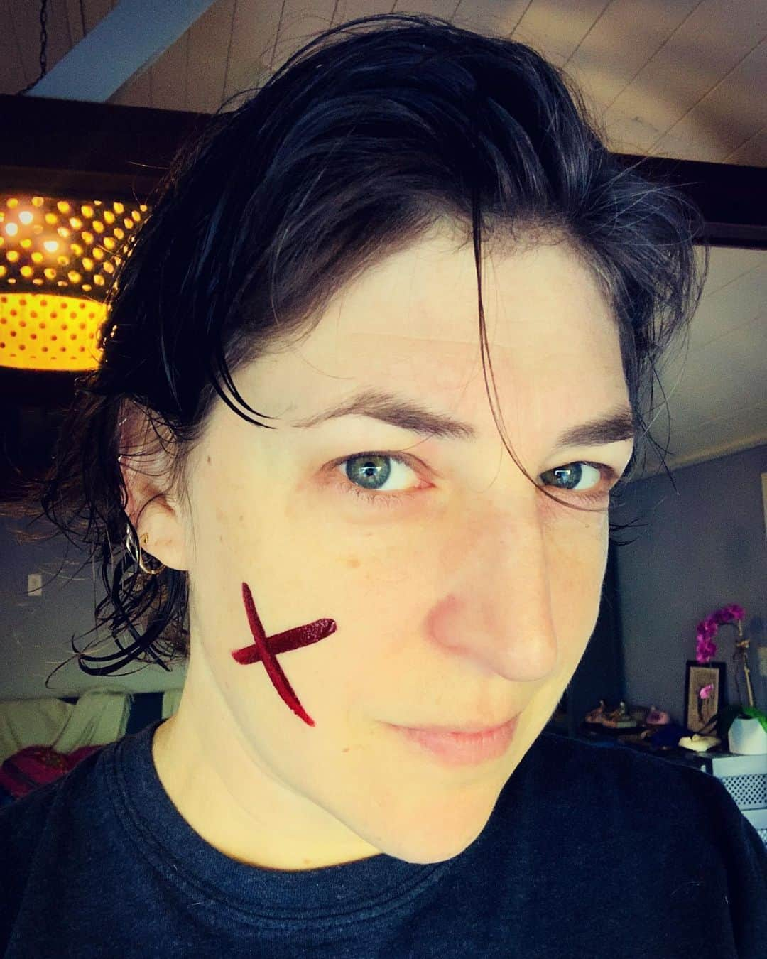 メイム・ビアリクさんのインスタグラム写真 - (メイム・ビアリクInstagram)「I support #enditmovement. 40 Million people enslaved around the world. 40 Million reasons to stand with me and tell the world we’re in it to END IT. Follow @enditmovement to learn more.   ❌ #enditmovement」2月26日 0時31分 - missmayim