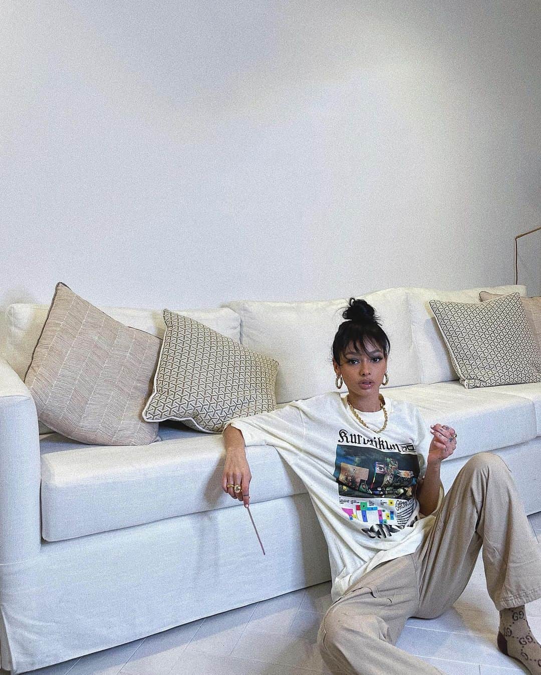 ジェイデ・ピアスのインスタグラム：「When your boyfriend takes pictures of you without you asking >>>」