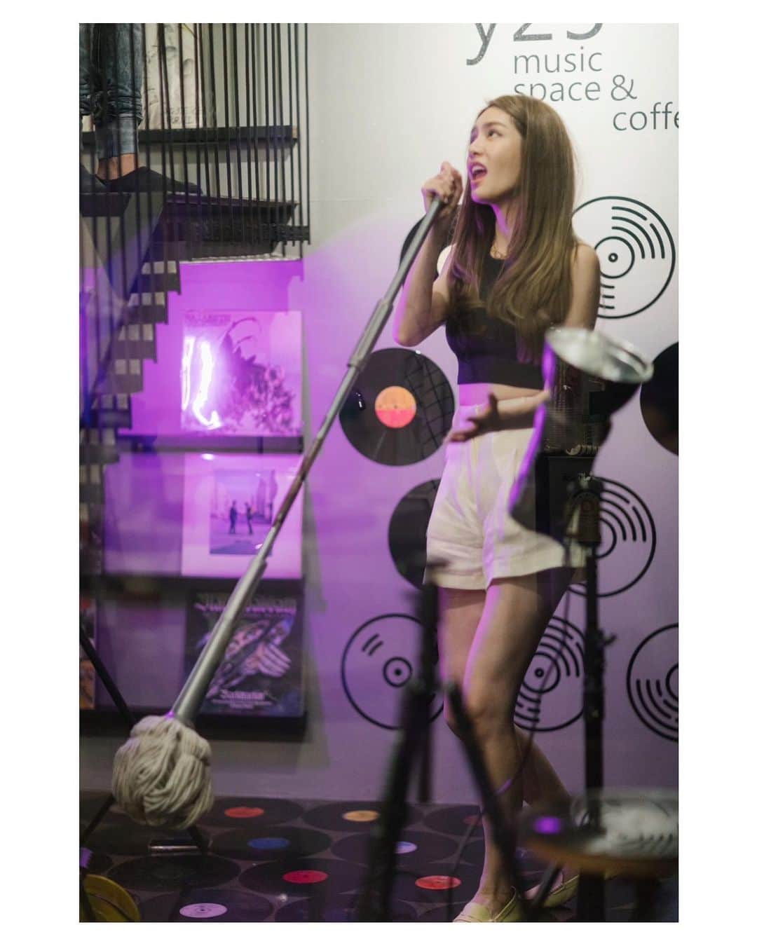 グレース＝カンクラオのインスタグラム：「เพลงโปรดมา #ก็ได้หมดนะ 🎤😌 @bnztrvs snapเก่งงงงงงงง!」