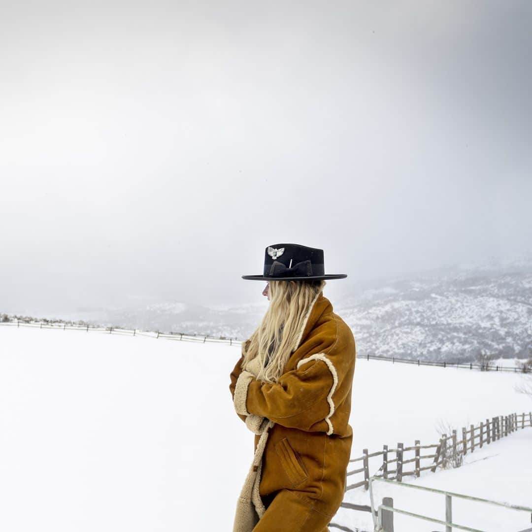 Nick Fouquetのインスタグラム：「Rocky Mountain moods... 🗻  📸: @karlwolfgang」