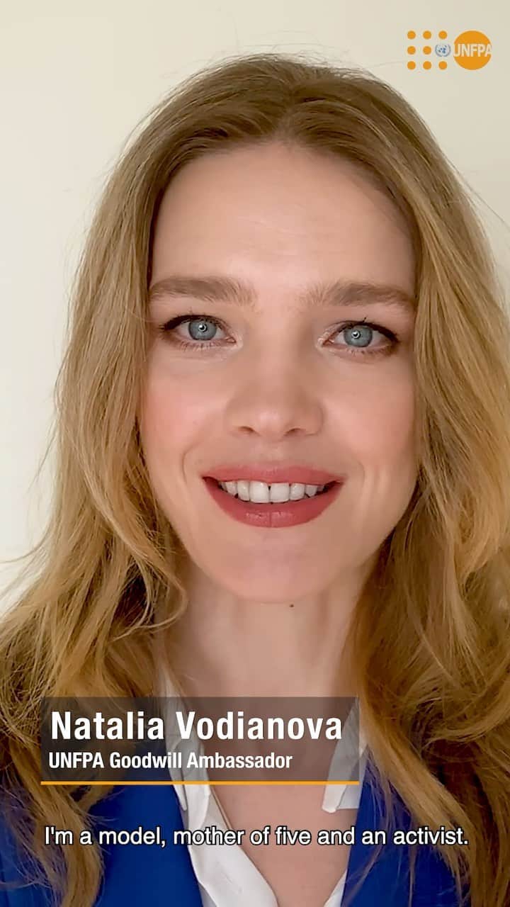 ナタリア・ヴォディアノヴァのインスタグラム：「For the last 15 years I’ve been fighting to end stigma and taboo in my home country, Russia, and globally, surrounding people with special needs, like my little sister, Oxana, born with severe autism.  But, being a girl and a woman made me aware of another grave stigma, the one surrounding periods and female health in general, leaving millions of girls and women behind. That’s why supported by @UNFPA, I founded "Let’s Talk!" a platform addressing this grave issue. Today, I am proud to announce that I am becoming a Goodwill Ambassador for @UNFPA, the United Nations sexual and reproductive health agency.  Together, we can empower women and girls to better understand their bodies and continue shattering shame and stigma surrounding sexual and reproductive health of people with and without disabilities.  For too long, this issue has been overlooked. And @UNFPA and I are looking forward to raise the standard of female health together. Join us 🕊❤️ 🇺🇳  .  Возможно, вы слышали, как в течении последних 15 лет вместе с Фондом "Обнаженные сердца" стараюсь бороться с предубеждениями и табу, окружающими людей с особенностями развития, таких, как моя младшая сестре Оксана, рожденная с церебральным параличом и аутизмом.  Однако, как женщина я не могу игнорировать, что существует и другие, не менее опасные предубеждения, негативно влияющие на жизнь миллионов девочек и женщин. Например, когда речь идет менструации и женском здоровье в целом.  Поэтому для привлечения внимания к этой серьезной проблеме мы с @UNFPA три года назад создали платформу Let’s Talk! (Давайте Говорить)  В рамках этой работы я приняла предложение стать Послом доброй воли ЮНФПА - агентства ООН по вопросам сексуального и репродуктивного здоровья.  Я уверена, что вместе мы сможем поддержать женщин и девочек, помочь им узнать больше о своем теле и продолжить борьбу с любыми формами дискриминации в отношении сексуального и репродуктивного здоровья людей как с особенностями развития, так и без.  Мы все слишком долго мы закрывали на это глаза, пришло время заявить о важности повышения уровня стандартов, касающихся здоровья женщин.   Присоединяйтесь! 🕊❤️ 🇺🇳」