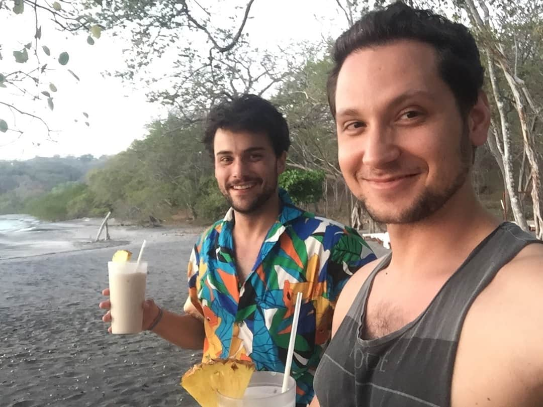 マット・マクゴリーさんのインスタグラム写真 - (マット・マクゴリーInstagram)「Missing everything about this. 🍹 #tbt @jackfalahee」2月26日 1時01分 - mattmcgorry