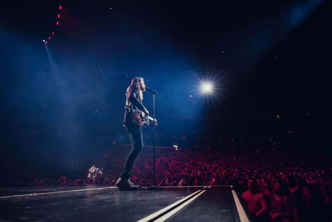 The Lumineersさんのインスタグラム写真 - (The LumineersInstagram)「#OnThisDay 1 year ago we played at @ppgpaintsarena in Pittsburgh! We miss you ❤️」2月26日 1時00分 - thelumineers