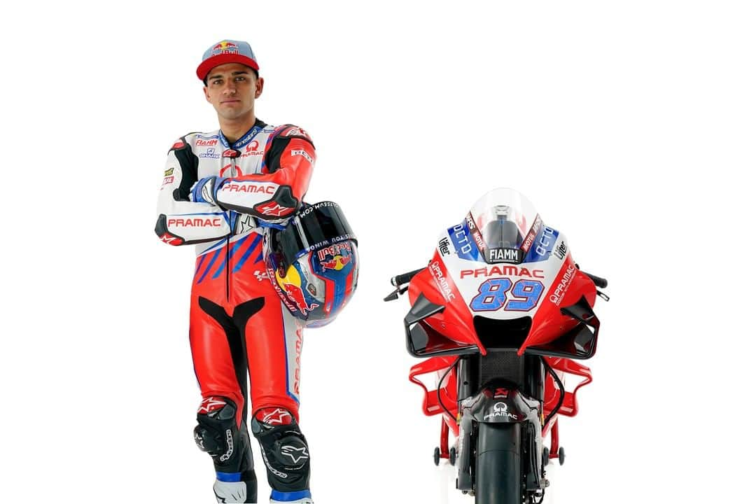 MotoGPさんのインスタグラム写真 - (MotoGPInstagram)「Your first look at the all new @pramacracing line-up! ✨ @johannzarco and @88jorgemartin carry the team's hopes in 2021! 💪 #JZ5 #JM89 #MotoGP #Motorsport #Motorcycle #Racing」2月26日 1時00分 - motogp