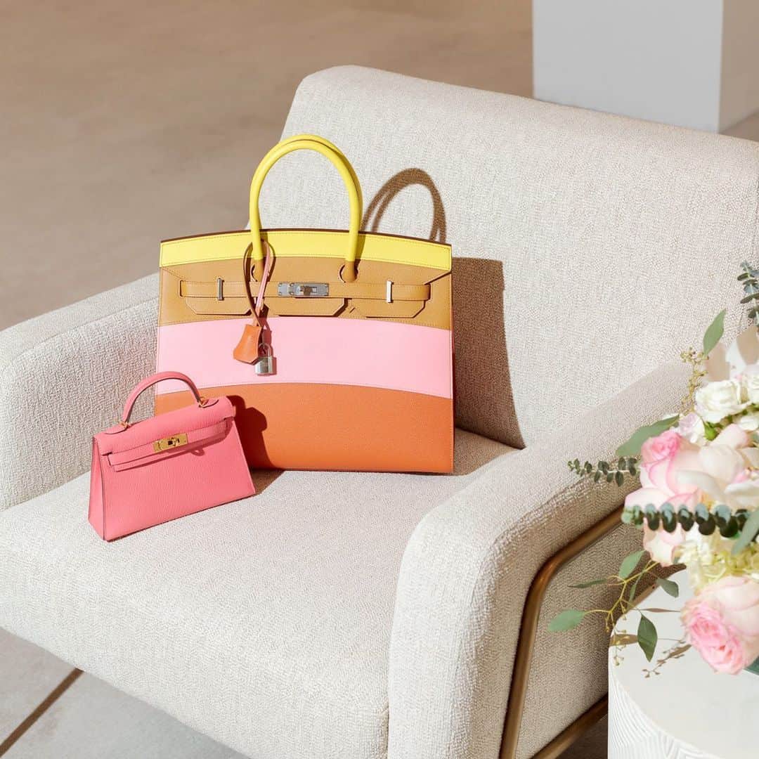 クリスティーズのインスタグラム：「Explore the select items we have for immediate purchase (👛) at our pop-up exhibition in the Jane and Leonard Korman room of the Norton Museum of Art in Palm Beach!⠀ .⠀ Visit the link in our bio for more info or email reservations@christies.com to arrange a tour with one of our specialists.⠀ .⠀ Christie's at The Norton Museum of Art — 17-21 February and 24-28 February, West Palm Beach, Florida⠀ .⠀ #palmbeach #florida #christiesinpalmbeach #nortonmuseumofart」