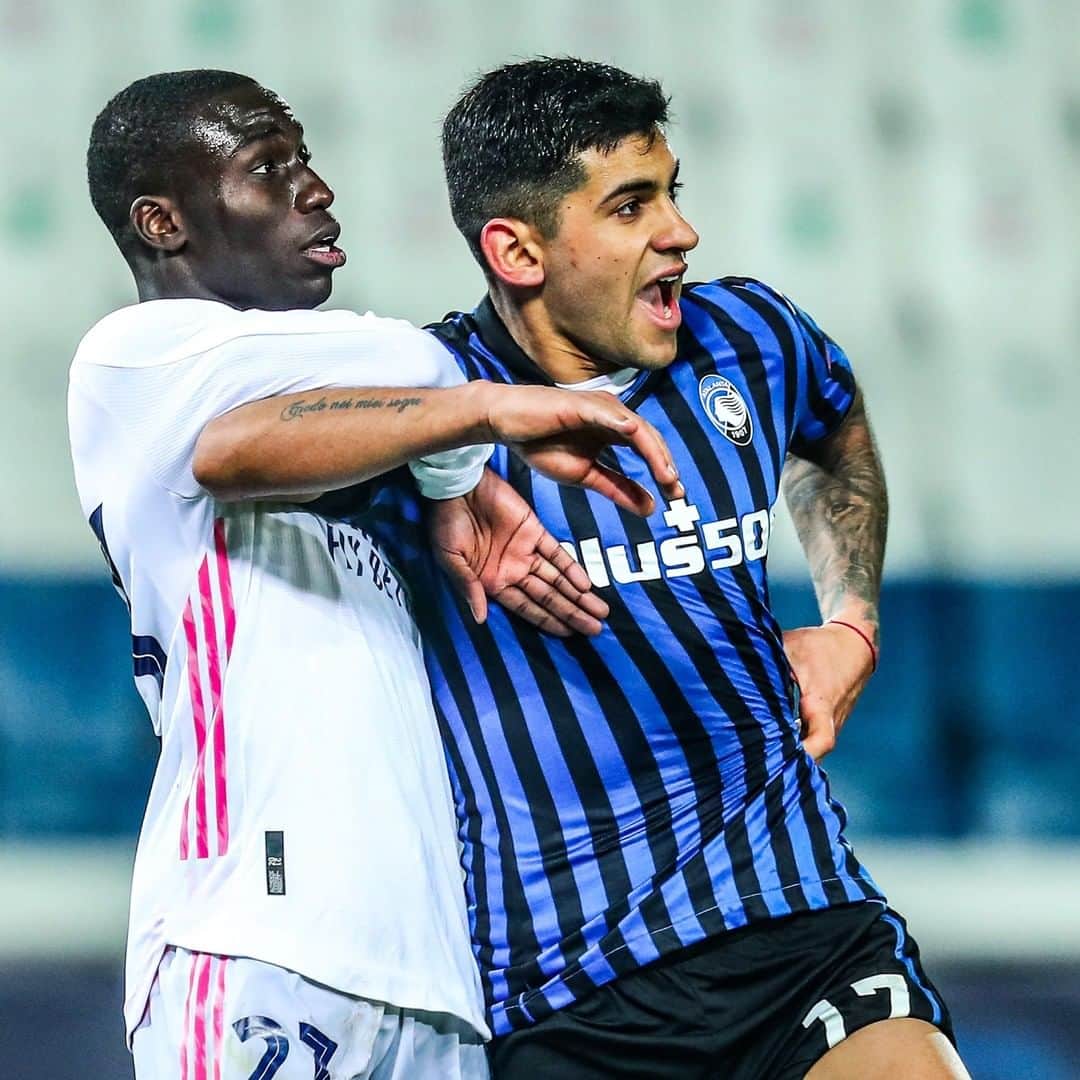 アタランタBCのインスタグラム：「Guerrieri 📸⚔️ Warriors ⠀ #AtalantaReal #UCL #GoAtalantaGo ⚫️🔵 #Atalanta #BergAMO #ForzaAtalanta」