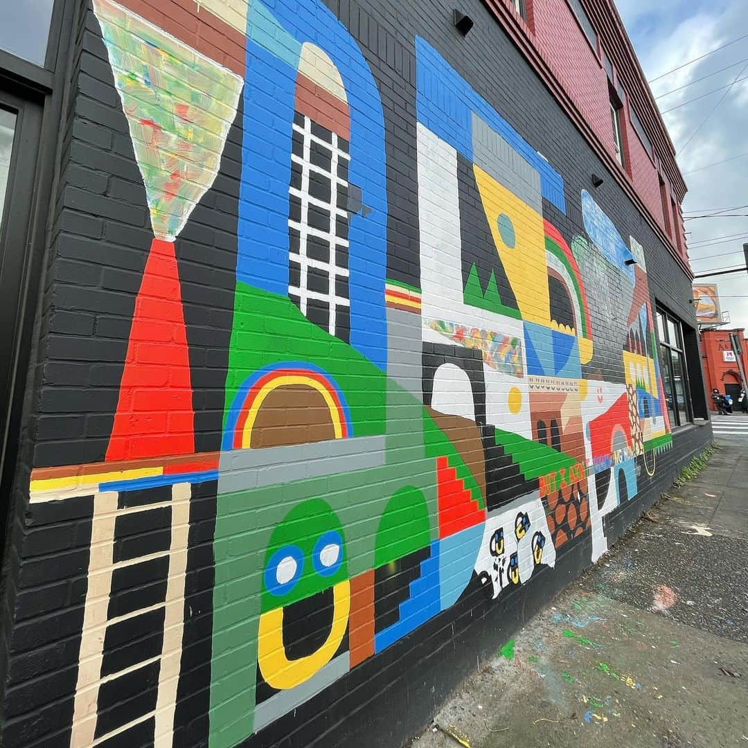 Portlandさんのインスタグラム写真 - (PortlandInstagram)「Where are your favorite murals in PDX? 🎨 - 📷: @mickburson  📍: @sevenvirtuespdx  #Portland #PortlandNW #PDX #Mural」2月26日 1時12分 - portland