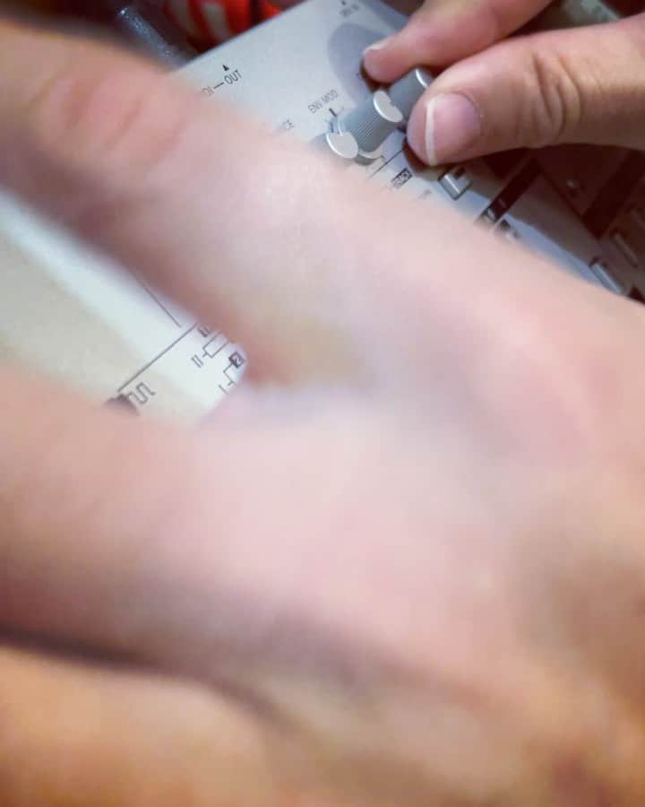 井手大介のインスタグラム：「ベースマシンごっこ #tr08 #tb03 #roland」