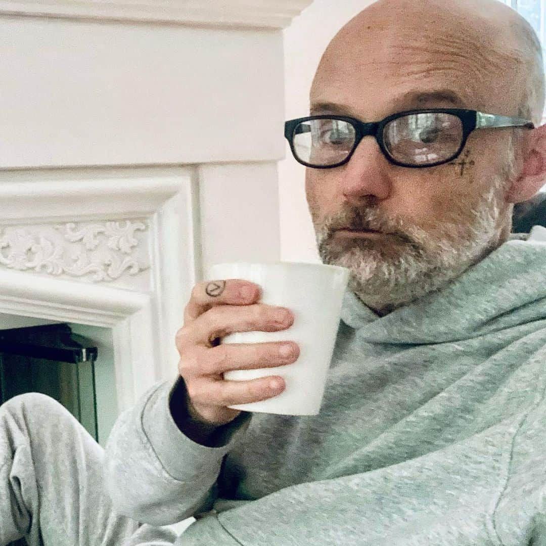 モービーさんのインスタグラム写真 - (モービーInstagram)「Portrait of a middle aged guy who wakes up at 530 am for no good reason.」2月26日 1時31分 - moby