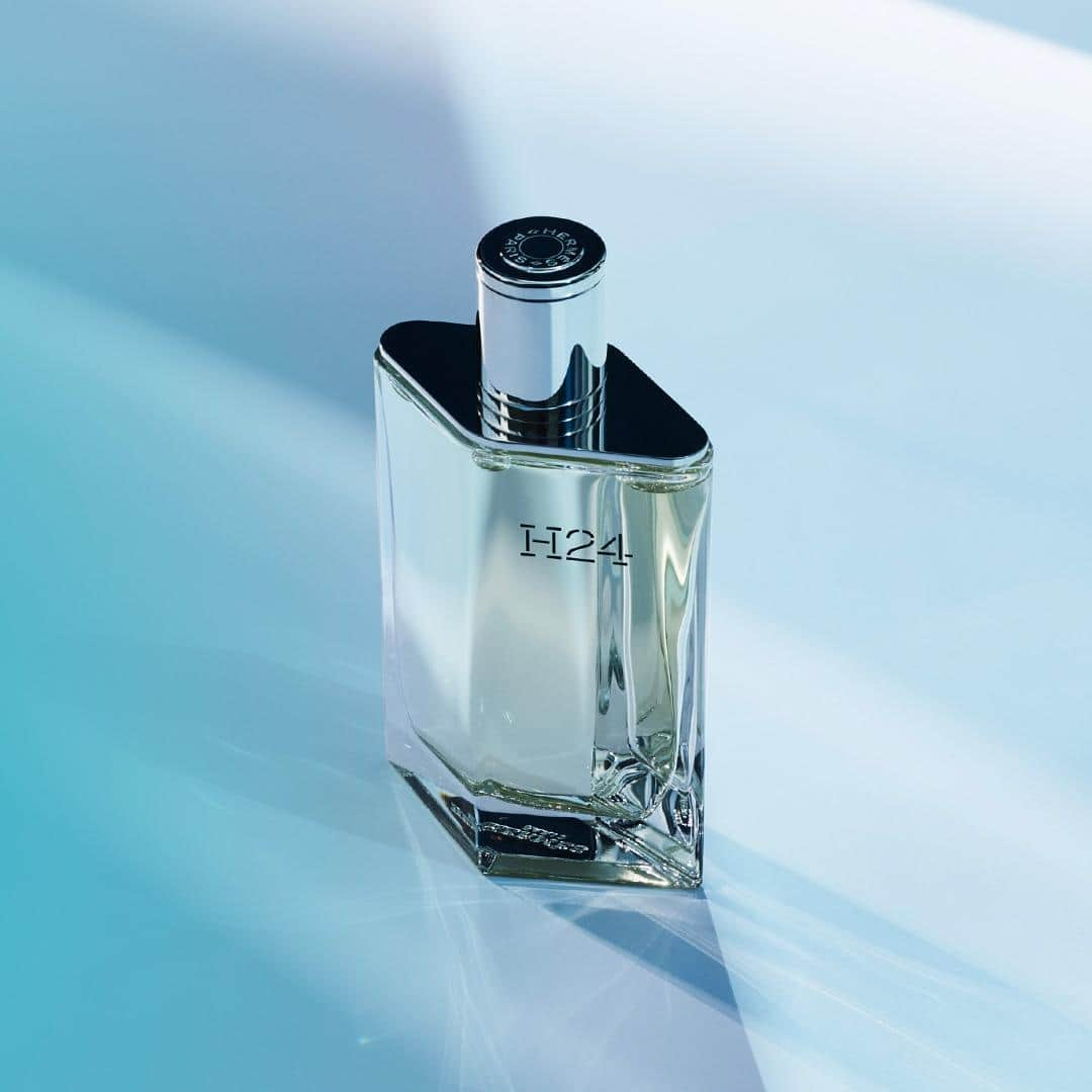 エルメスさんのインスタグラム写真 - (エルメスInstagram)「Edgy appeal.  #PreciseMagic #AromaticFacets #NewFragrance   #HermesH24 #AFragranceBeyondTheLines #Hermes」2月26日 2時00分 - hermes