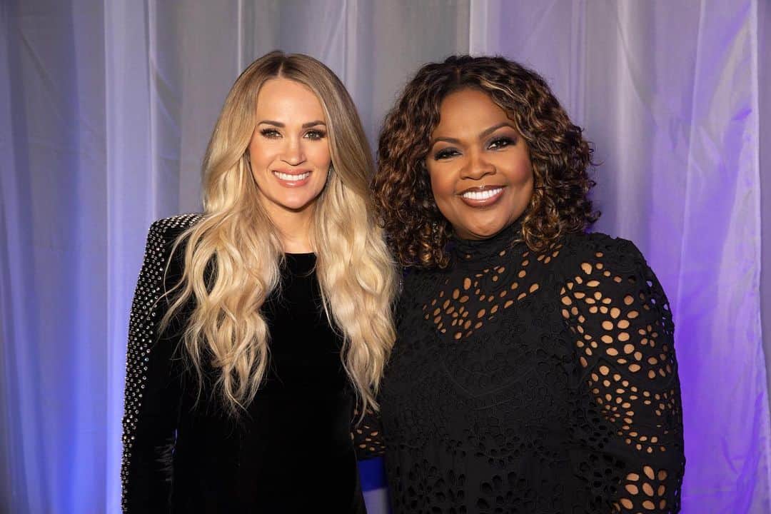 のインスタグラム：「I had so much fun with @cecewinans during her #EveningOfThanksgiving! You’ll be hearing more from us VERY soon… ✨🙏  • 📷 : @jeffjohnsonimages」