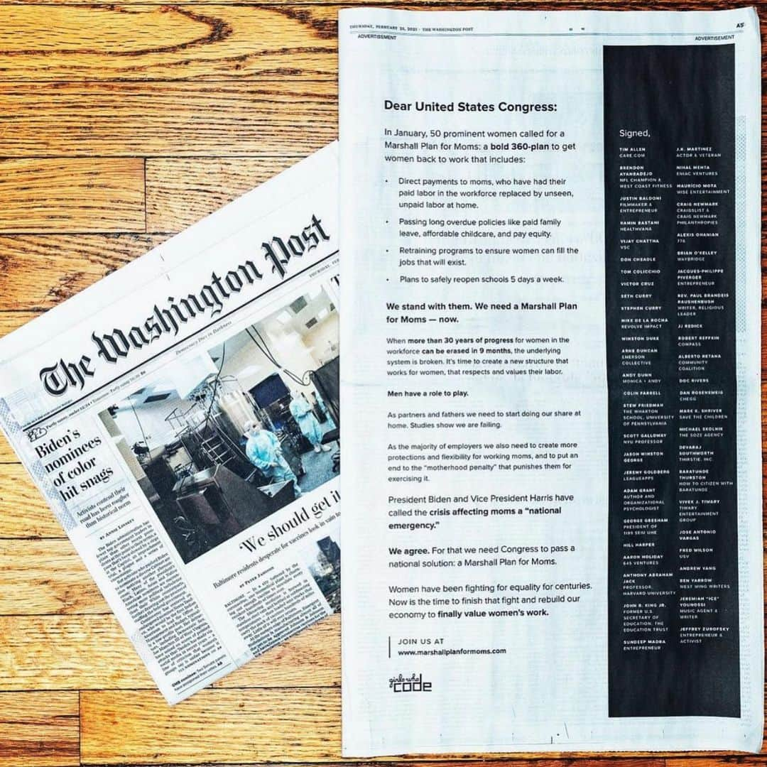 ヒル・ハーパーさんのインスタグラム写真 - (ヒル・ハーパーInstagram)「Moms, and particularly moms of color, are facing a national crisis. Today, I am proud to be one of 50 men who signed a letter in the @WashingtonPost calling on Congress to support the #MarshallPlanForMoms to pay mothers for their unpaid, unseen labor and to pass policies addressing parental leave, affordable childcare, and pay equity. Add your name at MarshallPlanForMoms.com.   Thank you so much for supporting this movement. #blacklivesmatter #blackmoms #blackmomsmatter #equalpayment #affordablehealthcare #marshallplanformoms」2月26日 2時13分 - hillharper