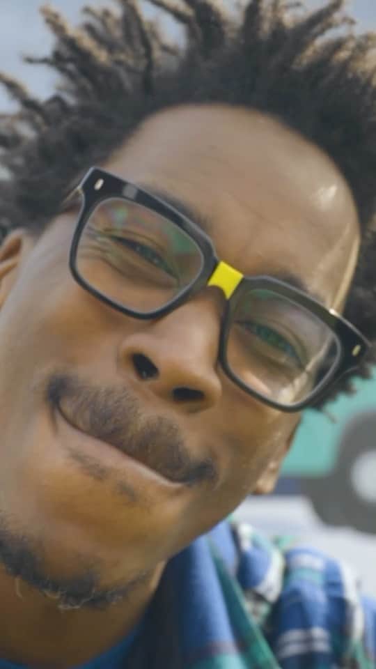 のインスタグラム：「In honor of our collaboration with @i_am_other, we have made a donation to @team_yellow, a nonprofit working to even the odds for all youth through education. As part of the donation, we're excited to partner with @team_yellow on a series of creativity workshops that will help children actualize their change-making ideas. Head to the link in bio to check them out!」