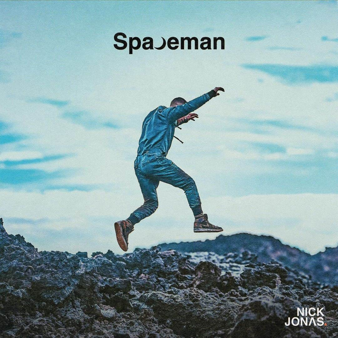 ジョー・ジョナスのインスタグラム：「#Spaceman is officially out! Congrats @NickJonas love you and proud of you bro!! Pumped for everyone to hear this album on March 12th 🚀👨‍🚀」