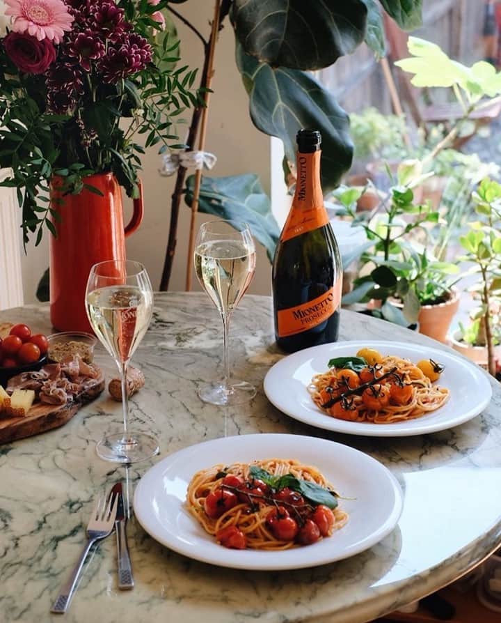 Mionetto USAさんのインスタグラム写真 - (Mionetto USAInstagram)「Stay home, be your own personal chef  📷: @eastlondonmornings #Mionetto #Prosecco #Spaghetti . . #italy #pasta#bestfood #food #yummy #delicious #sparklingwine #wines #foodie #cheese #brunch #foodporn #feedfeed #onthetable」2月26日 2時45分 - mionettoproseccousa