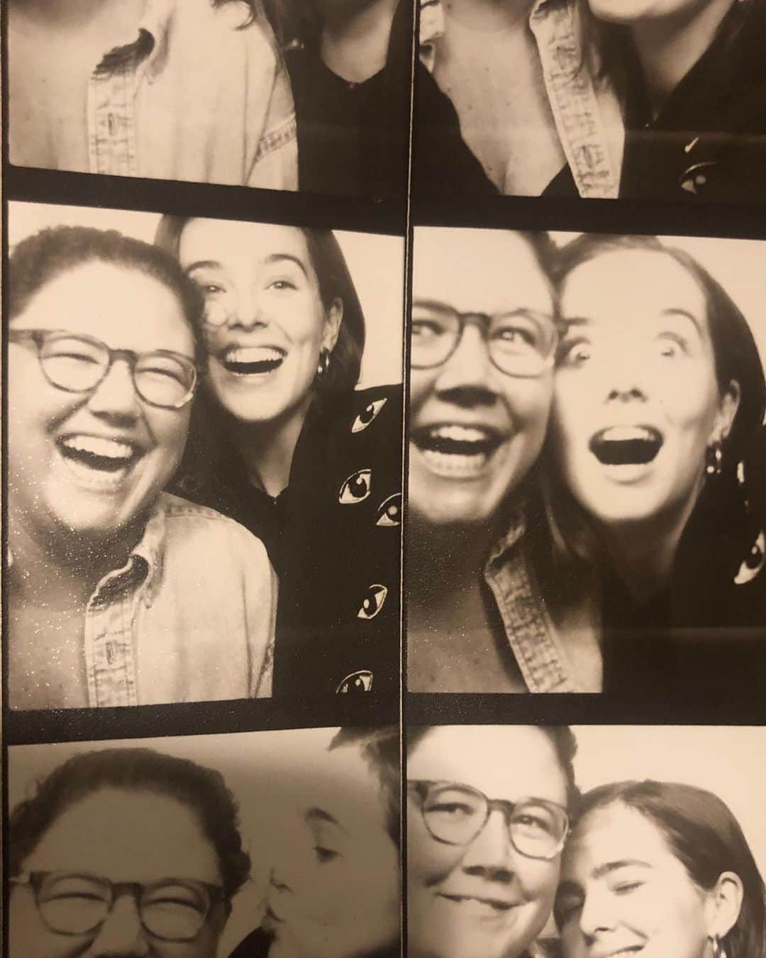 ゾーイ・ドゥイッチのインスタグラム：「to know her, is to love her *more than anything*.  happy birthday my margy, can’t believe how lucky i am to be on this planet at the same time as you ♾」