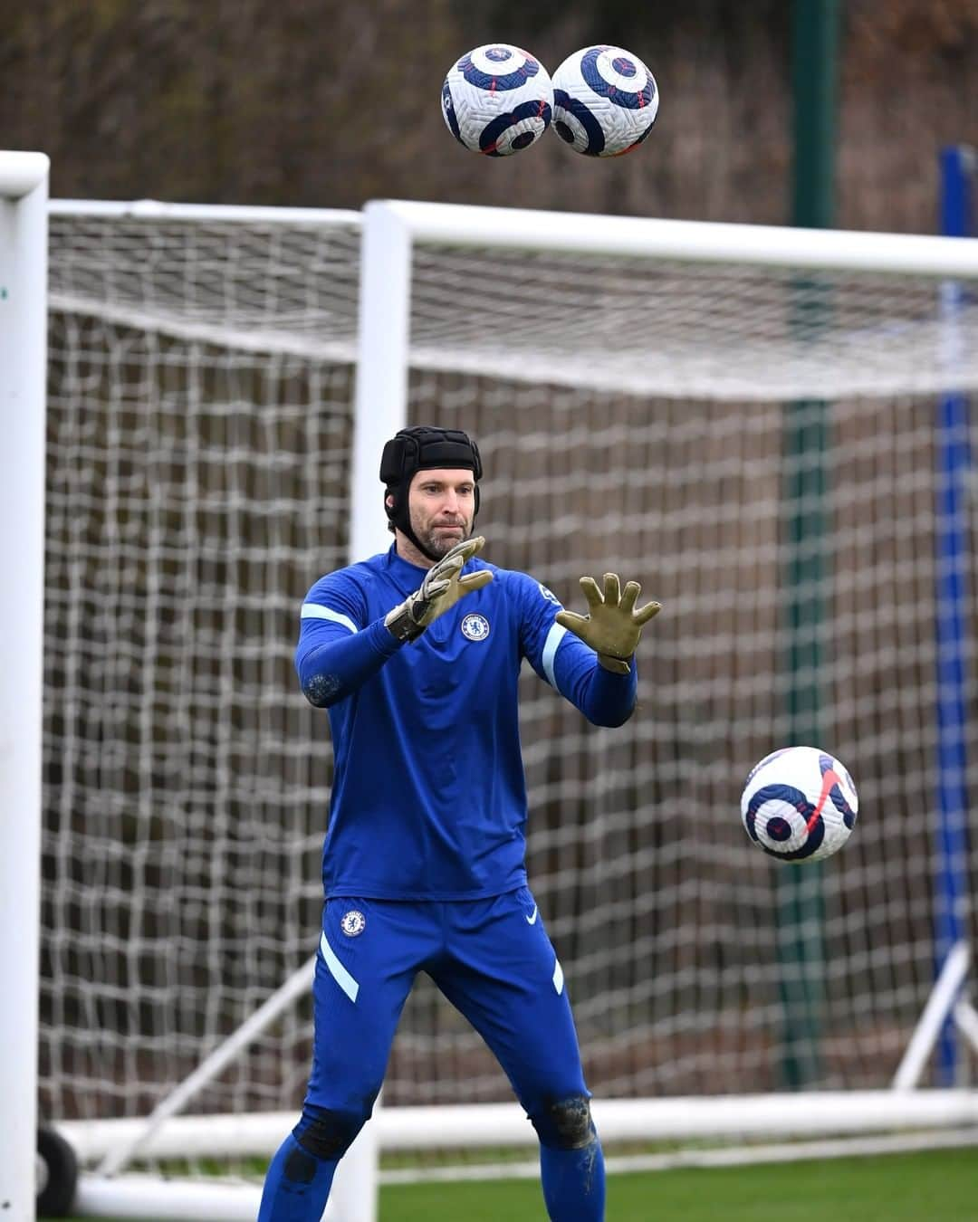 チェルシーFCさんのインスタグラム写真 - (チェルシーFCInstagram)「Don't worry lads, it'll just be the one ball on Sunday 😉 #CFC #Chelsea」2月26日 3時03分 - chelseafc