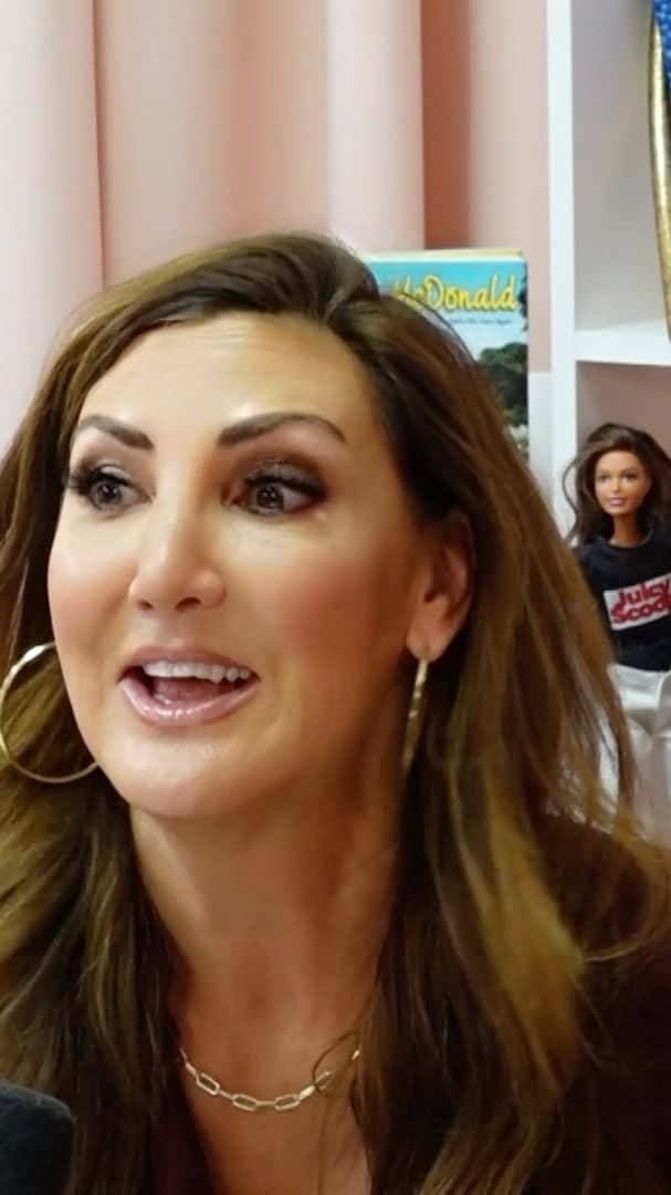 ヘザー・マクドナルドのインスタグラム：「How do you think I did when I was interrogated by LAPD Detective Jim McSorely @knocko_ . For the full shake down listen to #juicyscoop. Do you believe I had nothing to do with it?」