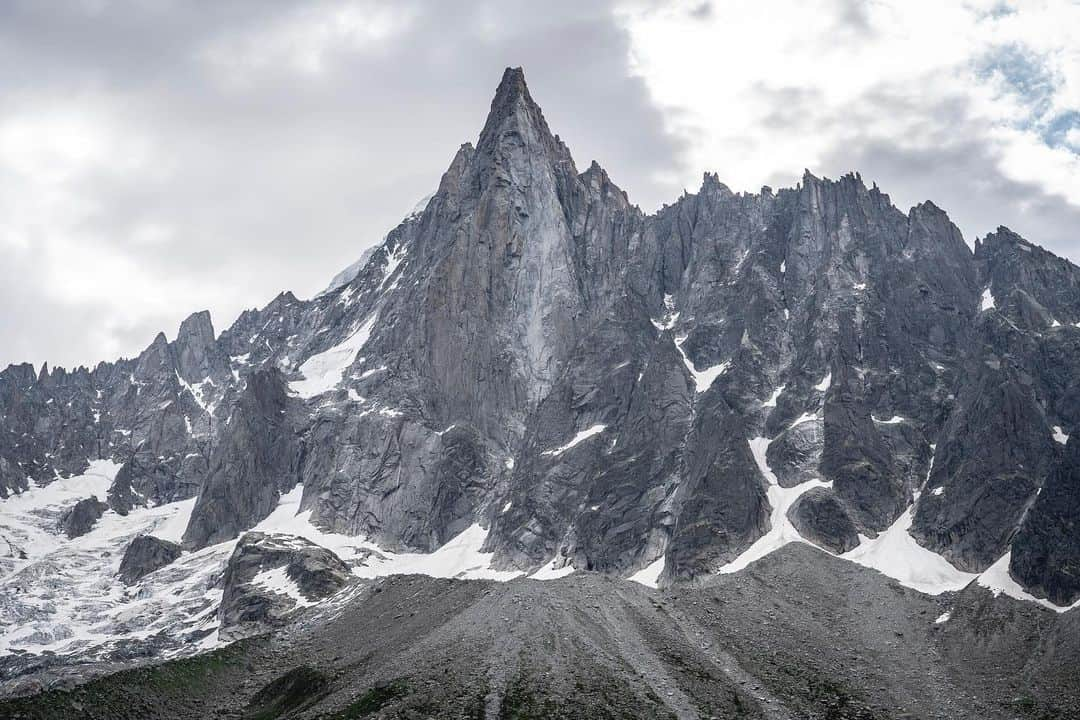 ニナ・カプレツさんのインスタグラム写真 - (ニナ・カプレツInstagram)「I’m very happy to announce the 10th @arcteryxacademy in Chamonix on July 1.-4. 2021.  Heats down to @arcteryx who’s planning this event by considering the circumstances. The exciting clinics will be held as usually, there are gonna be some changes by the filmnights and concerts. Clinic registration and informations are going live in April. More infos on the link in bio.  Happy to share some portaledge know how with some of you in the mountain paradise Chamonix. 🤟 #arcteryxacademy @arcteryx @chamex_chamonix」2月26日 3時05分 - ninacaprez