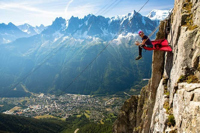 ニナ・カプレツのインスタグラム：「I’m very happy to announce the 10th @arcteryxacademy in Chamonix on July 1.-4. 2021.  Heats down to @arcteryx who’s planning this event by considering the circumstances. The exciting clinics will be held as usually, there are gonna be some changes by the filmnights and concerts. Clinic registration and informations are going live in April. More infos on the link in bio.  Happy to share some portaledge know how with some of you in the mountain paradise Chamonix. 🤟 #arcteryxacademy @arcteryx @chamex_chamonix」