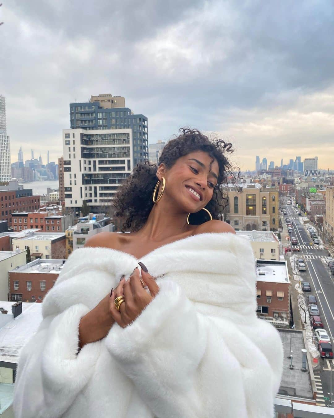 イマン・ハマンさんのインスタグラム写真 - (イマン・ハマンInstagram)「stay warm ny 🌬」2月26日 3時10分 - imaanhammam