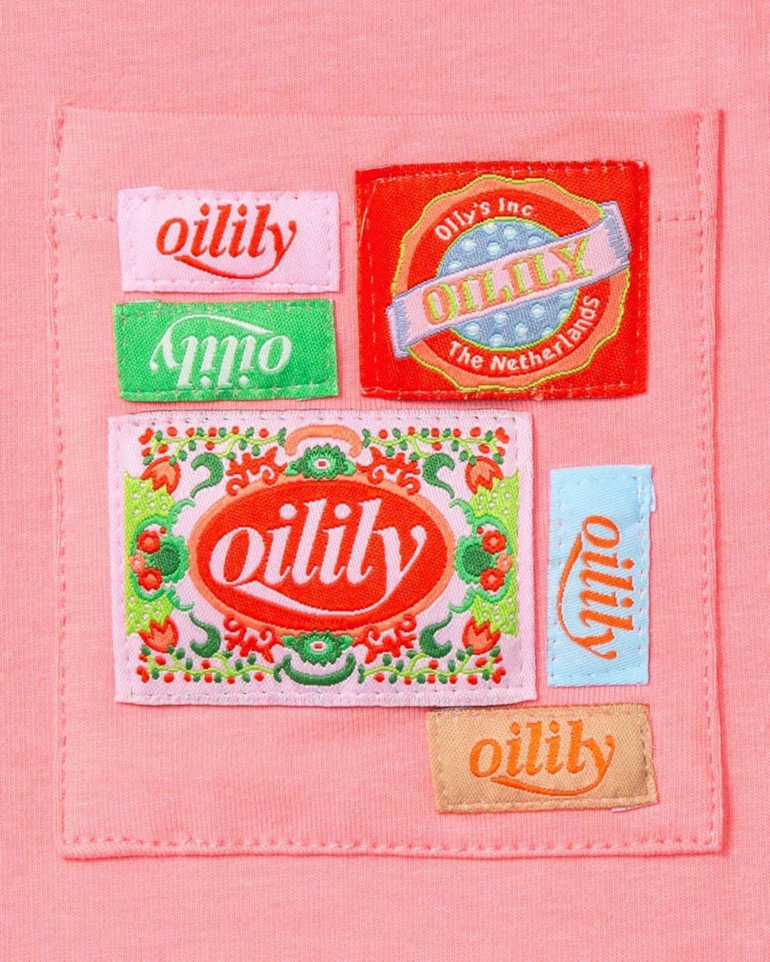 のインスタグラム：「🍬 Ode to the Oilily 80's 🍬⁠⁠ This "Terrific 80" t-shirt with pouch and eye candy collection of heritage labels is an update ode to the legendary label t-shirt from the 80's.⁠⁠ ⁠⁠ #oilily #oililyworld #SS21⁠ #spring #summer #womenswear #kidswear #printonprint #oililyandme」