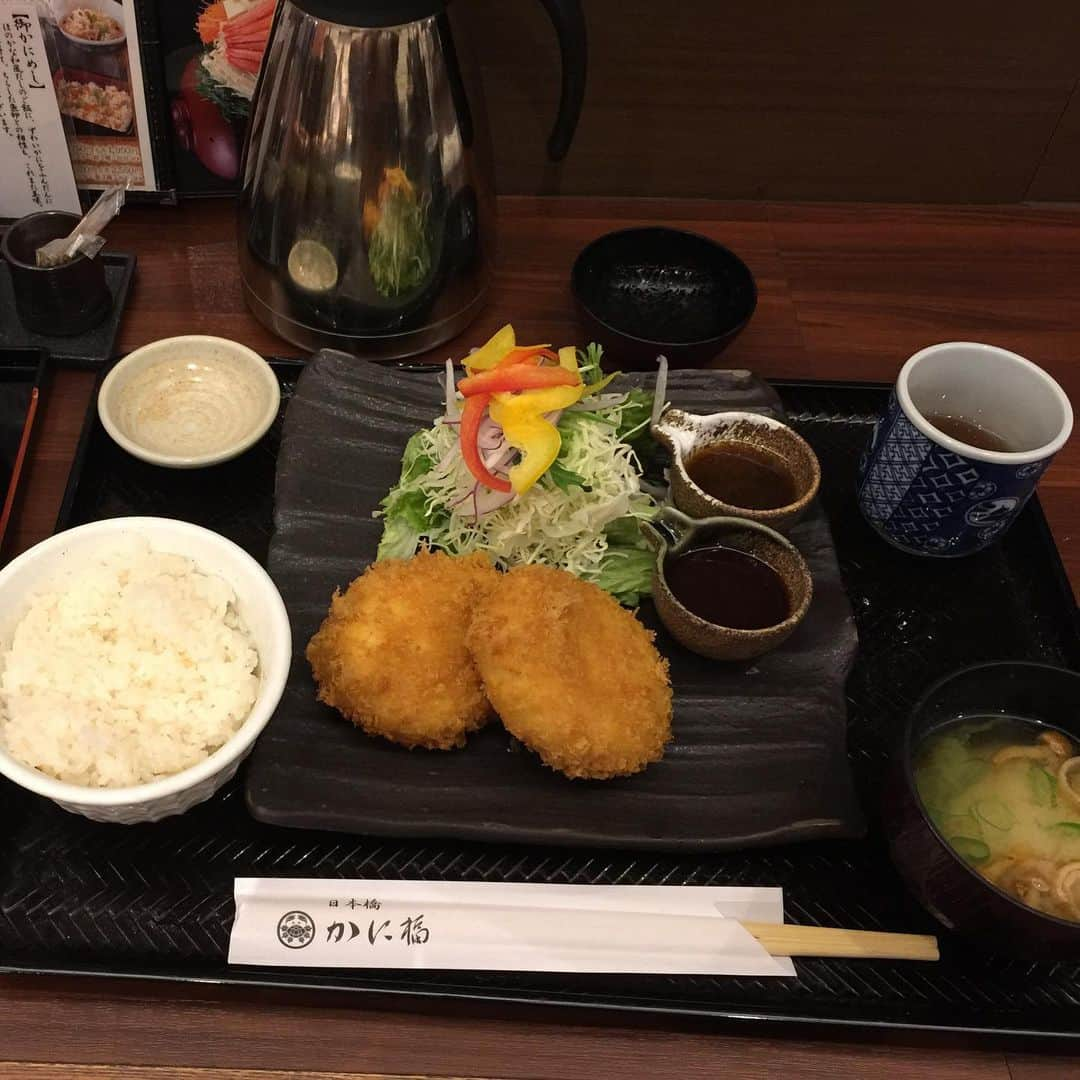 鈴木夏未さんのインスタグラム写真 - (鈴木夏未Instagram)「日本橋かに福 コレド室町店のランチ食べました  カニクリームコロッケ 美味しすぎるっ…❤︎  壺3種も美味しくて、大食いの私も満腹 これで1550円はお得です♪  今度は息子連れで行きたい！  #カニクリームコロッケ  #日本橋ランチ  #室町ランチ  #かに福  #コレド室町  #東京都中央区  #三越前ランチ #日本橋かに福  #至福のランチ  #日本橋かに福コレド室町店」2月26日 8時48分 - natyumisuzuki