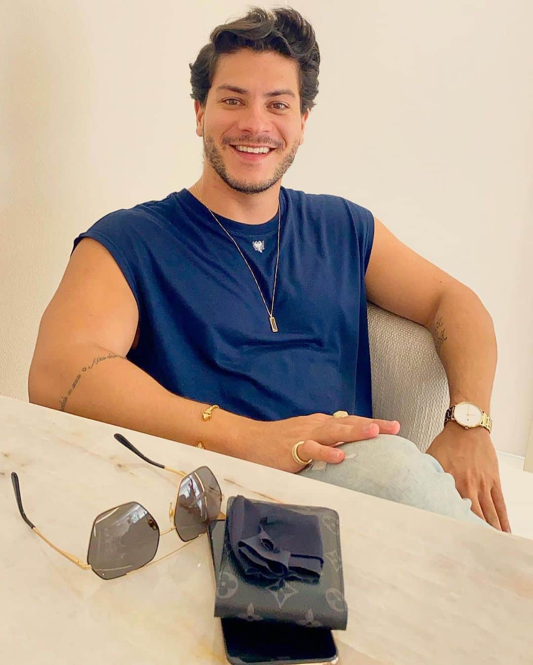 のインスタグラム：「Tem dias que a nossa felicidade não está cabendo dentro da gente né? Feliz e muito grato a Deus!! E você, tá feliz e grato a Deus pela sua vida?」
