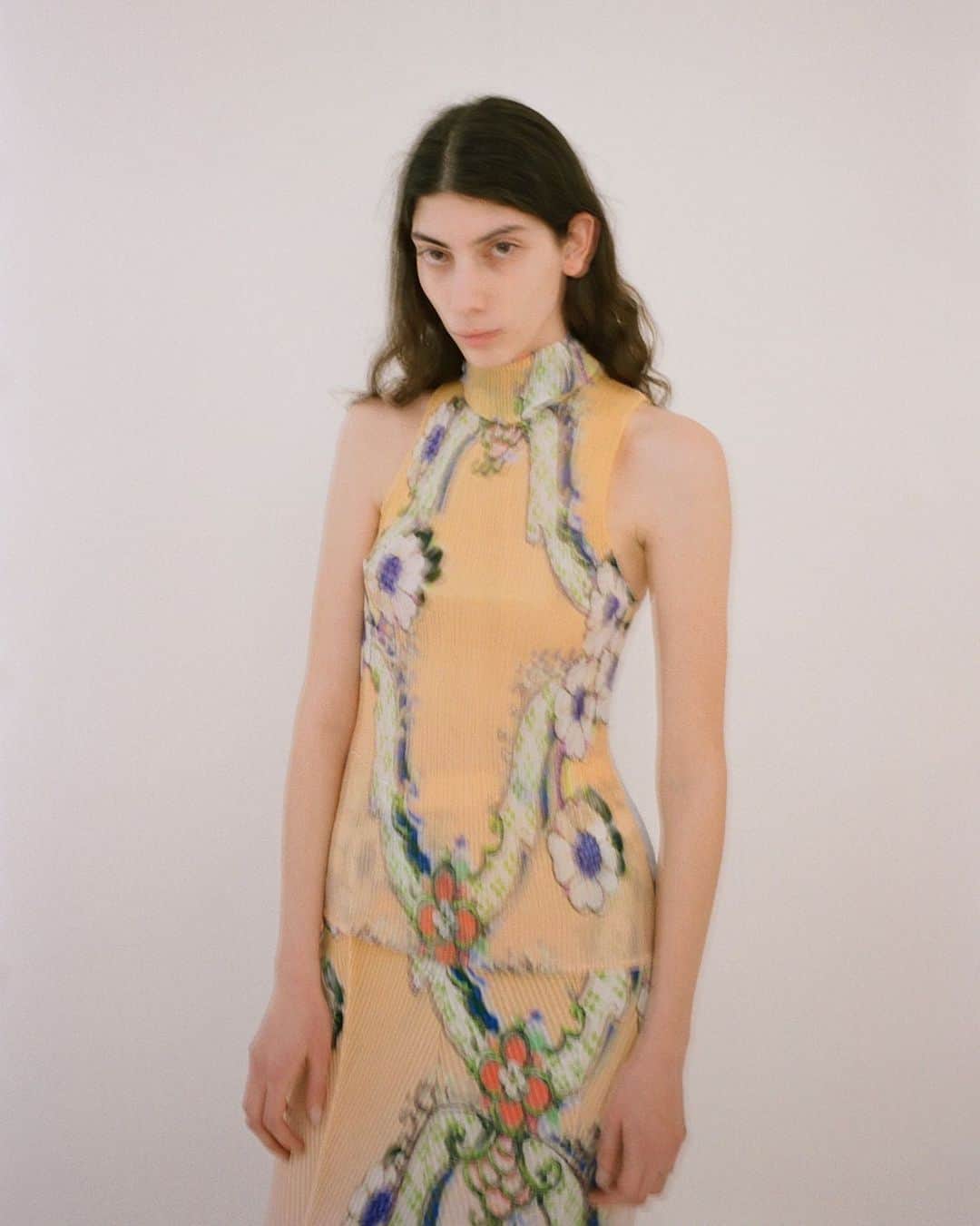 ナンバーシックスのインスタグラム：「🆕 Julia Heuer」