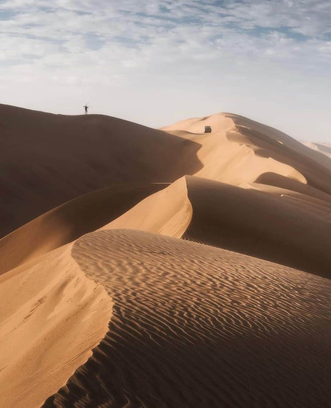 Earth Picsさんのインスタグラム写真 - (Earth PicsInstagram)「Sossusvlei Sand Dunes of the Namib Desert by @danielkordan」2月26日 3時56分 - earthpix