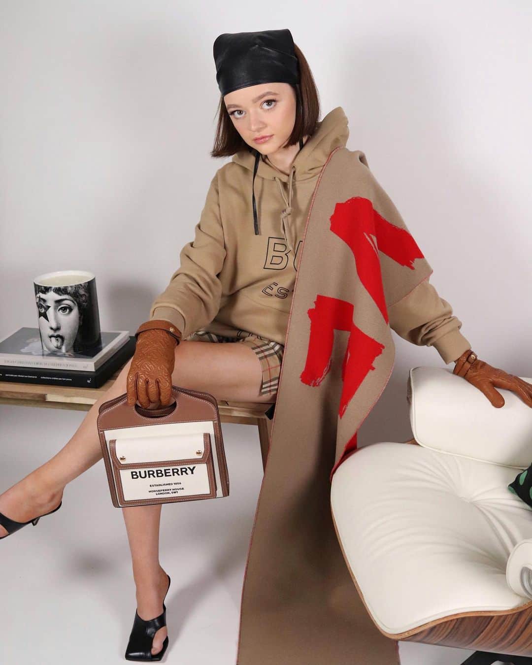 Harrodsさんのインスタグラム写真 - (HarrodsInstagram)「How do you dress up a hoodie? @KatelanPell has got the look down pat in head-to-hand @Burberry. Tap to shop now.  #Harrods #HarrodsFashion #Burberry  Our stores are closed but you can still discover the #WorldOfHarrods through Personal Shopping and online at harrods.com.」2月26日 3時59分 - harrods