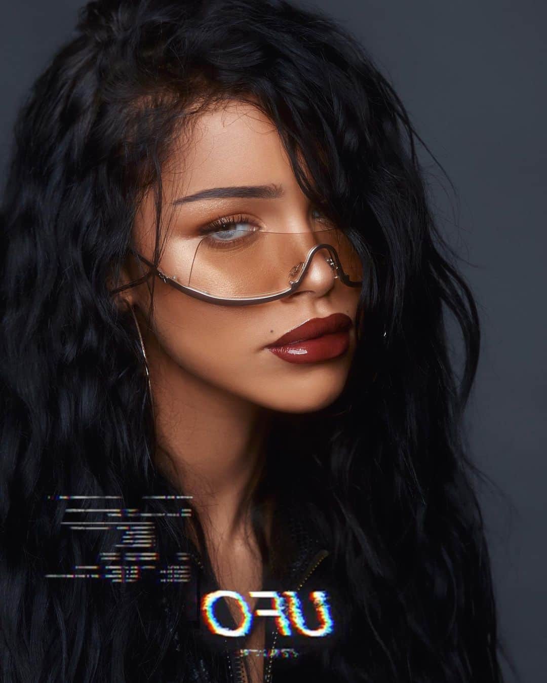 NISRINA SBIAのインスタグラム：「Night Vision」