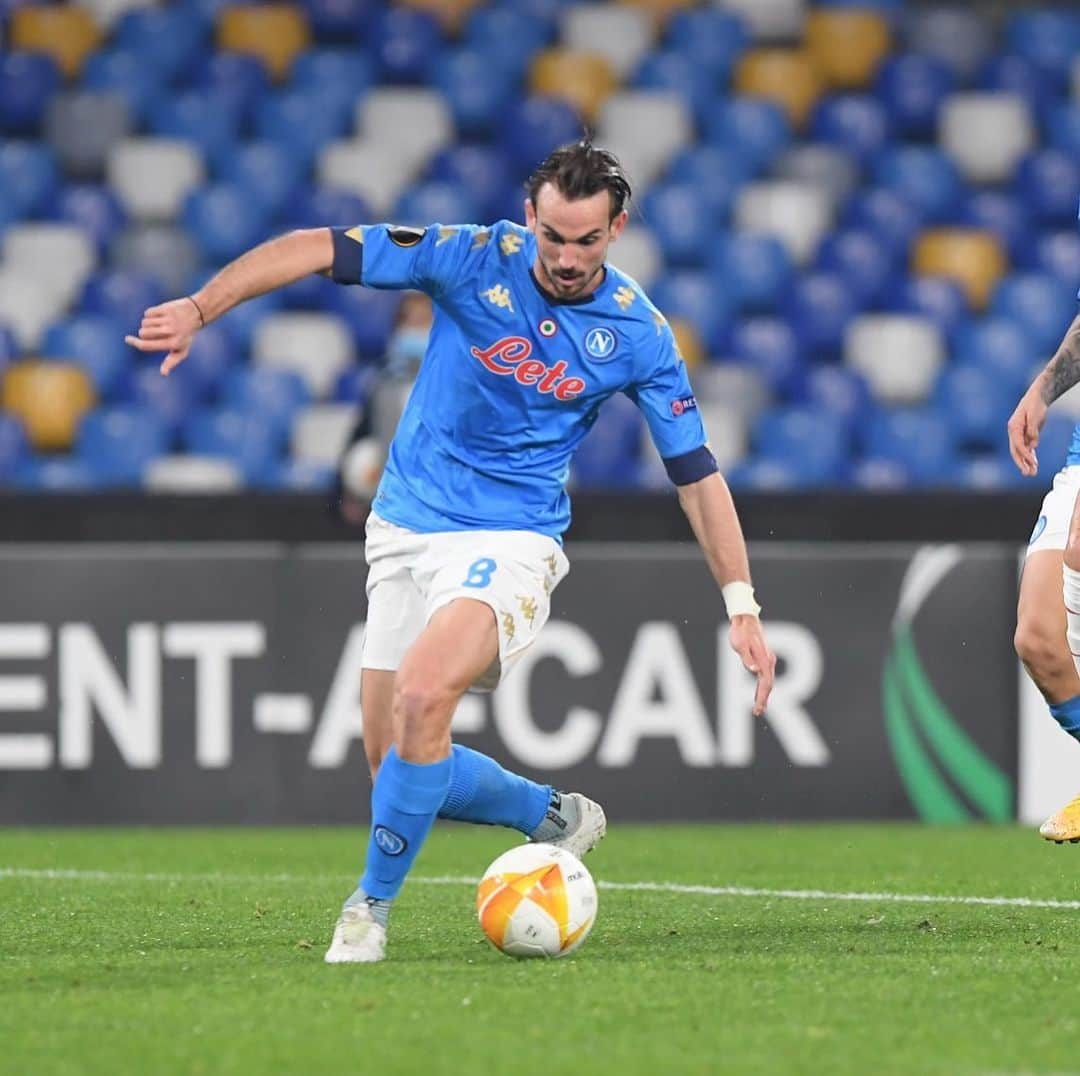 SSCナポリさんのインスタグラム写真 - (SSCナポリInstagram)「GOL! ⚽️ #NapoliGranada 2-1 🏆 #UEL  💙 #ForzaNapoliSempre」2月26日 4時22分 - officialsscnapoli