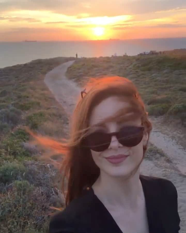 Mine Tugayのインスタグラム：「#tbt #bozcaada ♥️🌅」